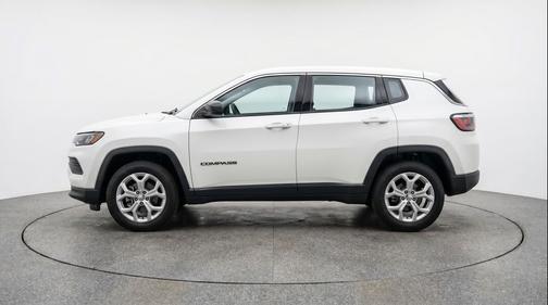 Bright White Clearcoat 2025 Jeep Compass Latitude