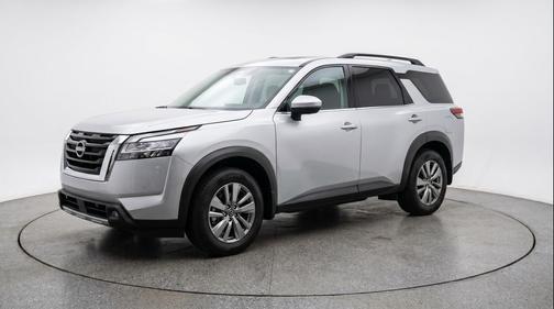 Brilliant Silver Metallic 2025 Nissan Pathfinder SV FWD