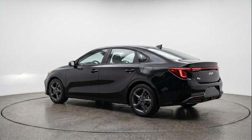 Aurora Black Pearl 2025 Kia K4 LXS