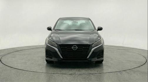 Super Black 2025 Nissan Altima SV FWD