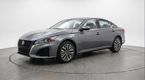Gun Metallic 2025 Nissan Altima SV FWD