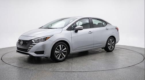 Brilliant Silver Metallic 2025 Nissan Versa 1.6 SV