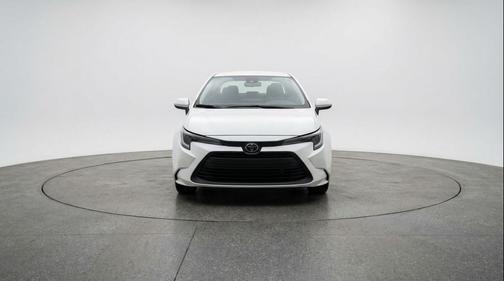 Ice Cap 2025 Toyota Corolla LE