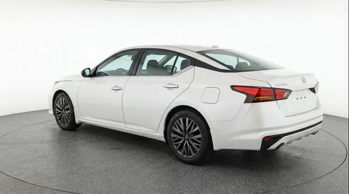 Glacier White 2025 Nissan Altima SV FWD