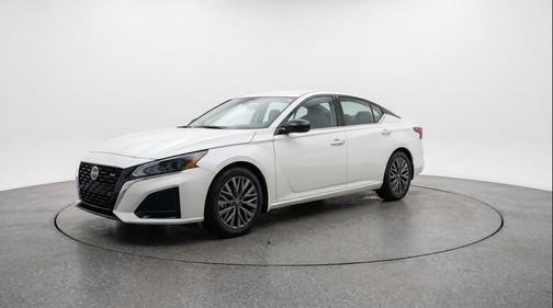 Glacier White 2025 Nissan Altima SV FWD