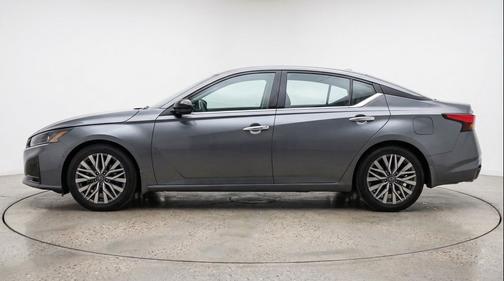 Gun Metallic 2025 Nissan Altima SV FWD