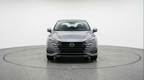 Gun Metallic 2025 Nissan Versa 1.6 SV