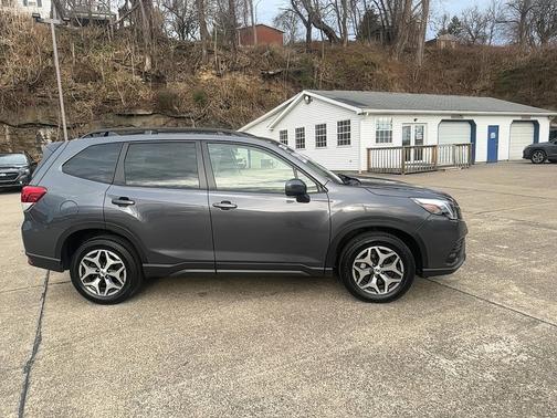 2024 Subaru Forester Premium