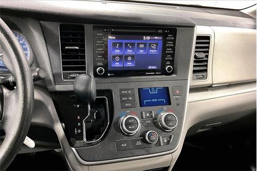 2020 Toyota Sienna LE