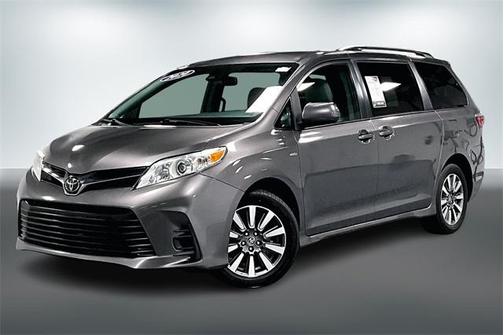 2020 Toyota Sienna LE