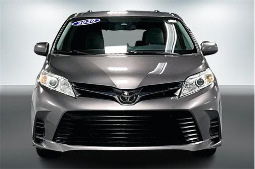 2020 Toyota Sienna LE