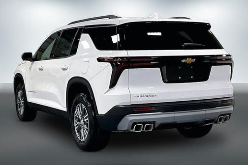 Summit White 2026 Chevrolet Traverse LT