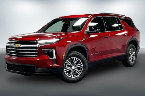 Radiant Red Tintcoat 2026 Chevrolet Traverse LT