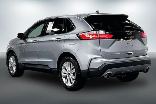 Iconic Silver Metallic 2022 Ford Edge Titanium