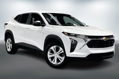 2025 Chevrolet Trax LS