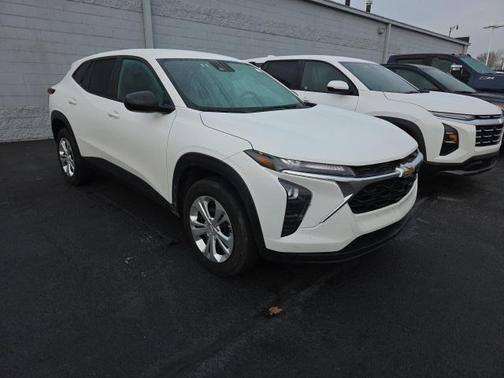 2025 Chevrolet Trax LS