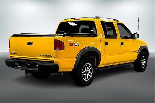 2004 Chevrolet S-10 Base