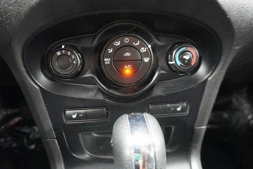 2013 Ford Fiesta SE