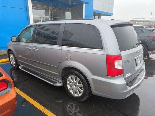 Billet Silver Metallic Clearcoat 2016 Chrysler Town & Country Touring