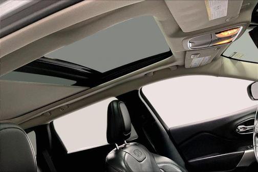 2016 Jeep Cherokee Overland