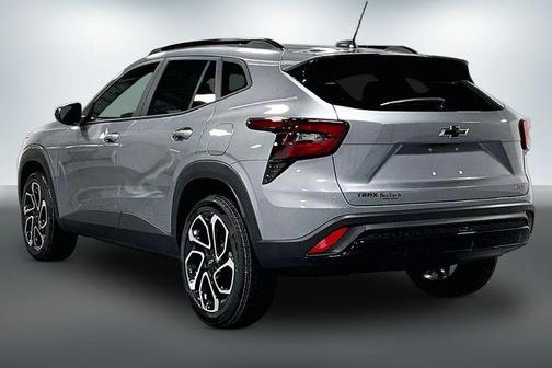 Sterling Gray Metallic 2026 Chevrolet Trax 2RS