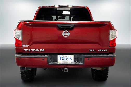 2017 Nissan Titan SL