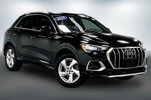 Mythos Black Metallic 2019 Audi Q3 2.0T Premium