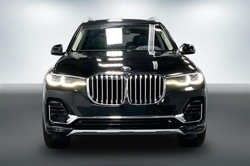 Black Sapphire Metallic 2022 BMW X7 xDrive40i
