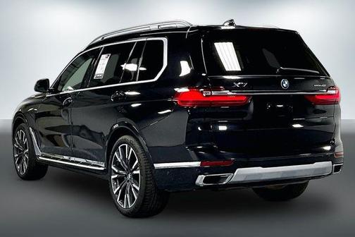 Black Sapphire Metallic 2022 BMW X7 xDrive40i