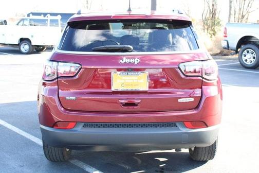 Photo 5 of 36 of 2022 Jeep Compass Latitude