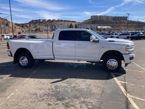 2024 RAM 3500 Laramie Crew Cab 4x4 8' Box
