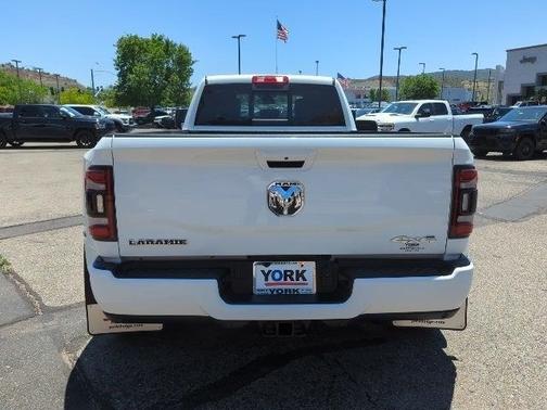 2024 RAM 3500 Laramie Crew Cab 4x4 8' Box