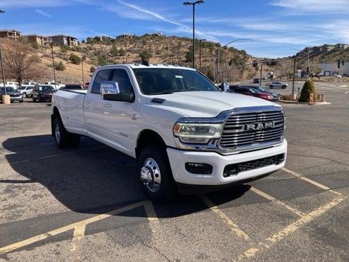 2024 RAM 3500 Laramie Crew Cab 4x4 8' Box