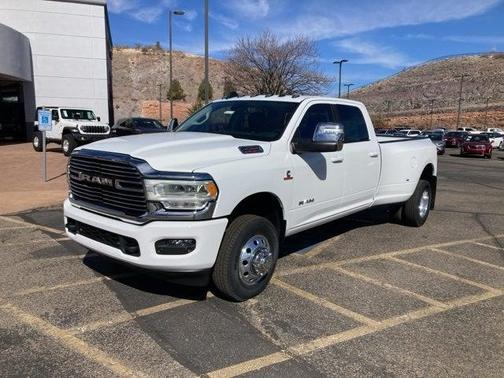 2024 RAM 3500 Laramie Crew Cab 4x4 8' Box