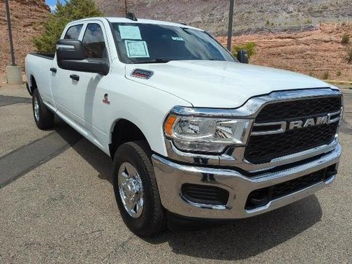 2024 RAM 2500 Tradesman Crew Cab 4x4 8' Box