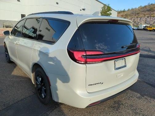 2021 Chrysler Pacifica Touring