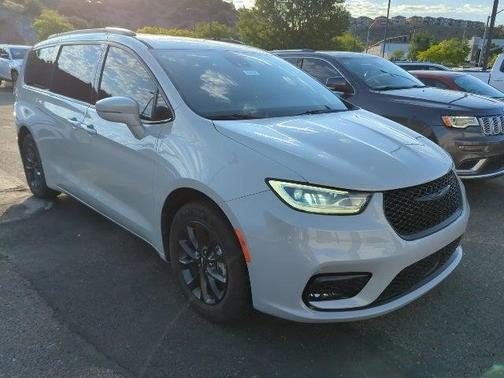 2021 Chrysler Pacifica Touring