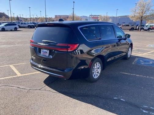 2025 Chrysler Pacifica L
