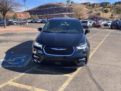 2025 Chrysler Pacifica L