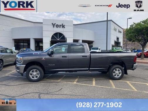 2025 RAM 2500 Big Horn Crew Cab 4x4 8' Box
