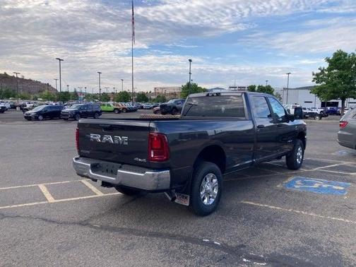 2025 RAM 2500 Big Horn Crew Cab 4x4 8' Box