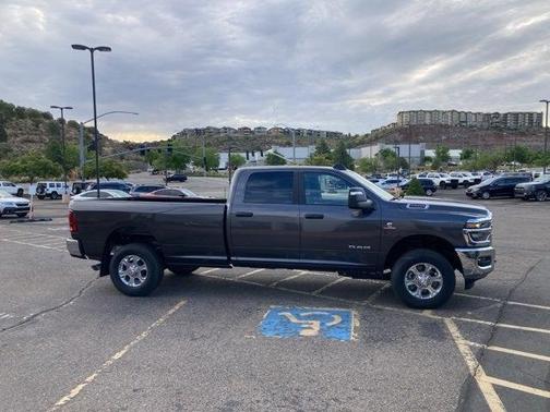 2025 RAM 2500 Big Horn Crew Cab 4x4 8' Box