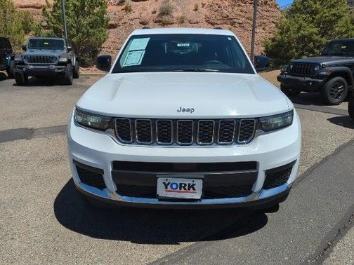 2023 Jeep Grand Cherokee L Laredo