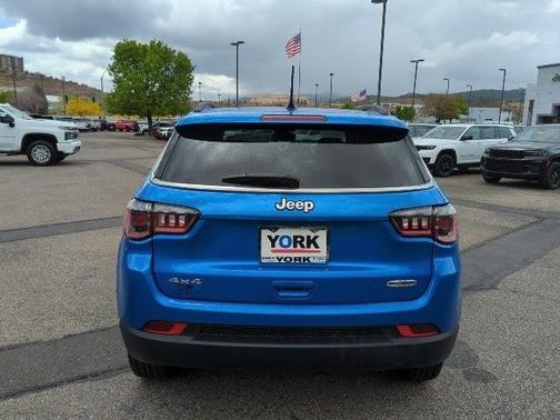 2022 Jeep Compass Latitude Lux