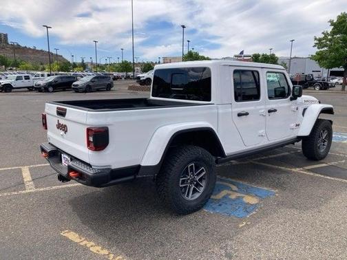2025 Jeep Gladiator Mojave X