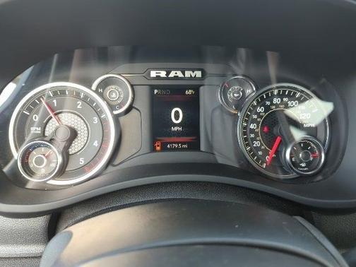 2024 RAM 2500 Tradesman Crew Cab 4x4 8' Box