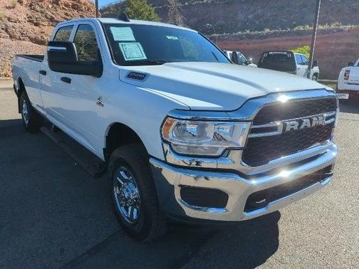 2024 RAM 2500 Tradesman Crew Cab 4x4 8' Box