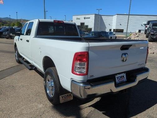 2024 RAM 2500 Tradesman Crew Cab 4x4 8' Box