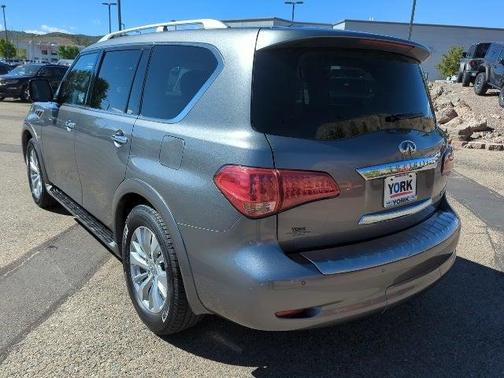 2017 INFINITI QX80 Base