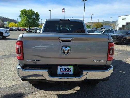2020 RAM 2500 Laramie Crew Cab 4X4 6'4' Box